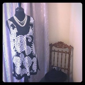 White House Black Market Notched-Scoop Tunic